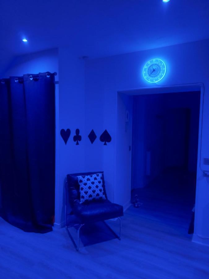 Game Room Еперне Екстериор снимка
