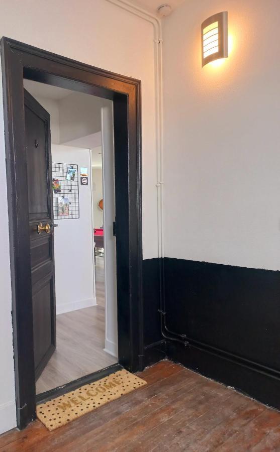 Game Room Еперне Екстериор снимка