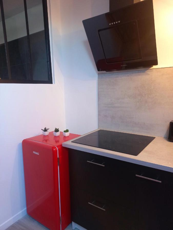 Game Room Еперне Екстериор снимка