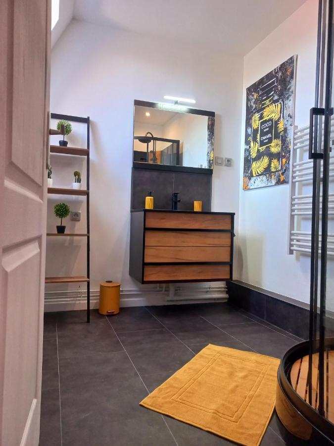 Game Room Еперне Екстериор снимка